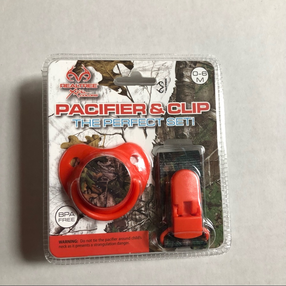 RealTree Pacifier and Clip Set